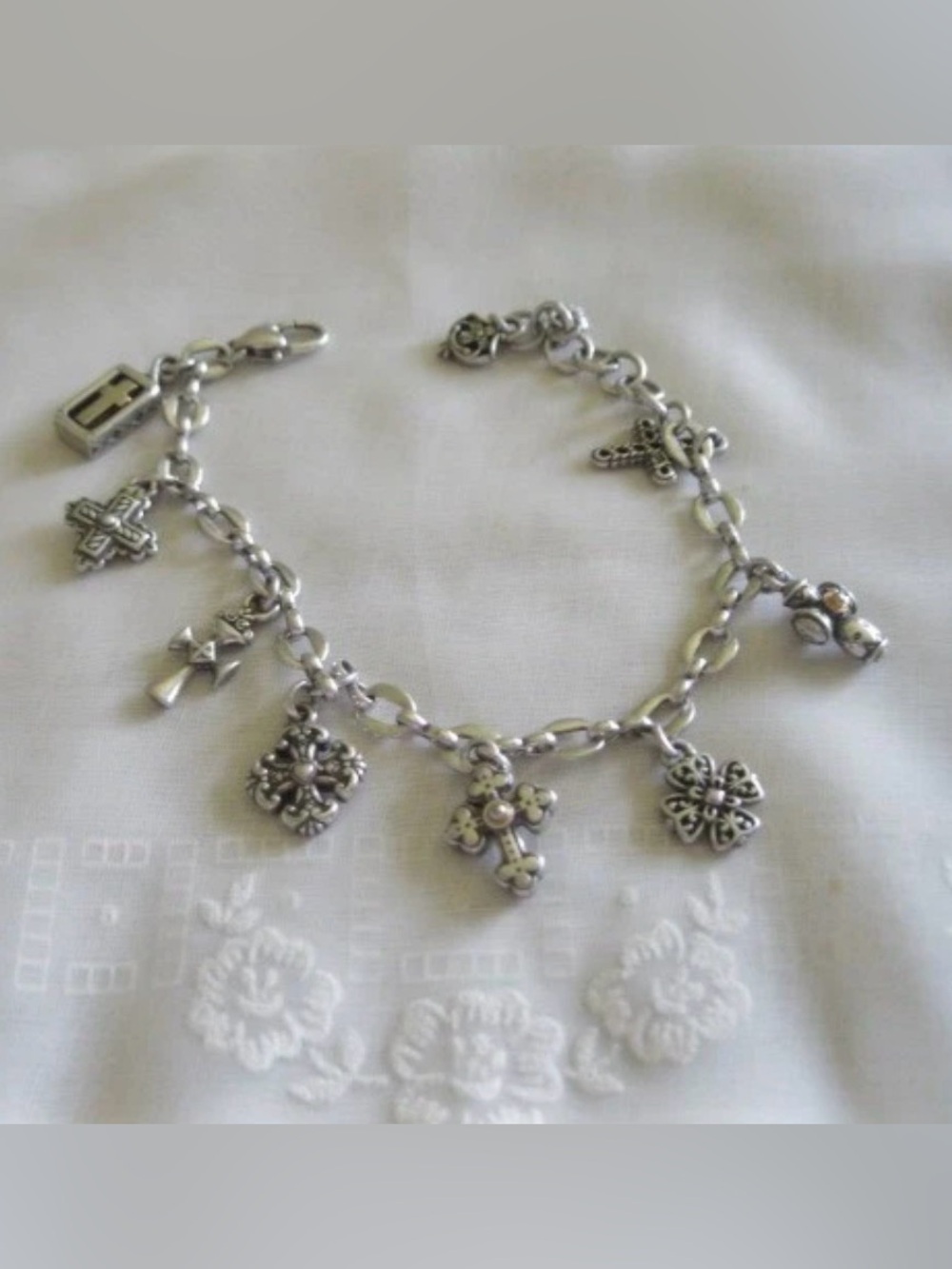 ✝️⛪️ BRIGHTON Silver Cross Charm Bracelet!